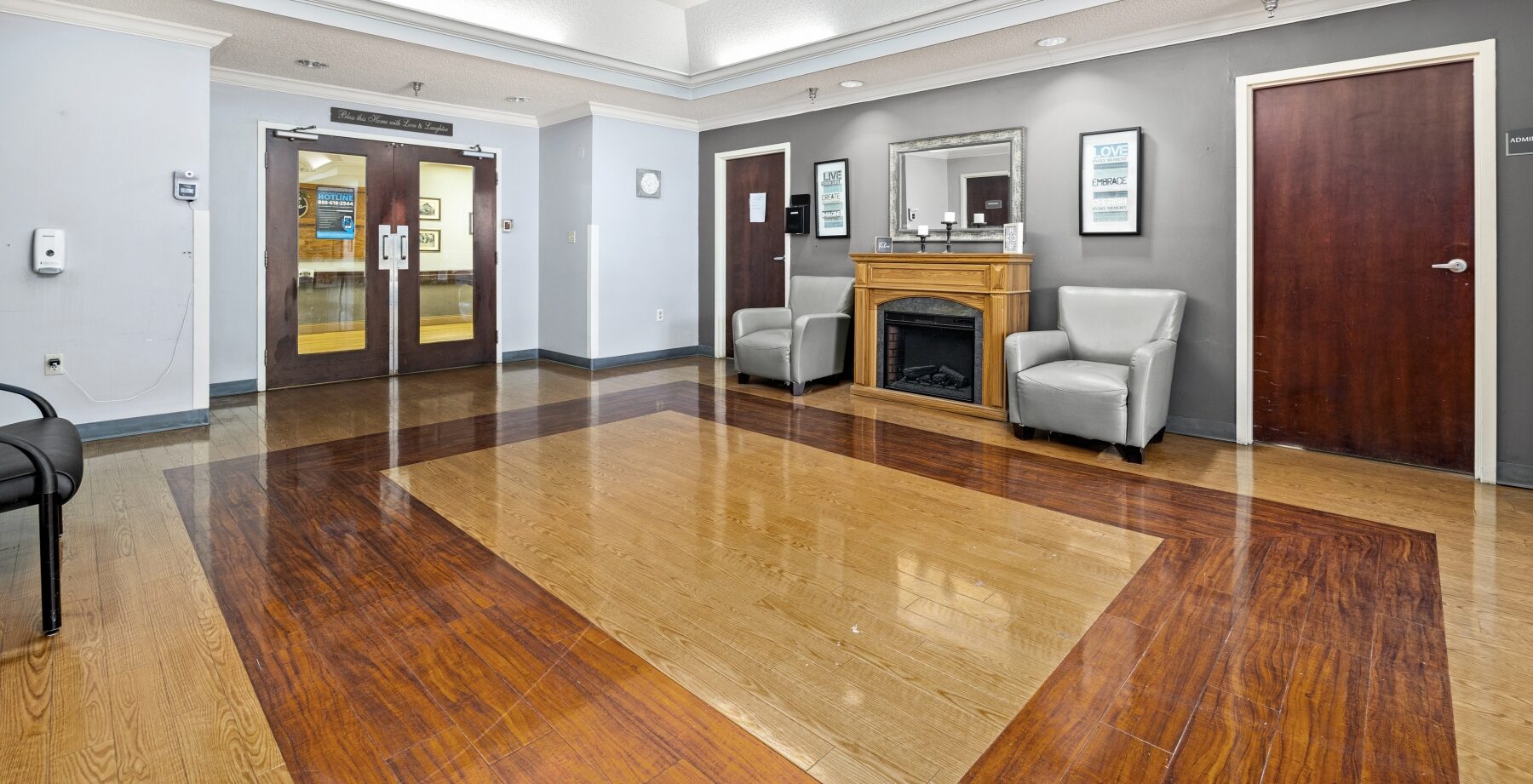 Ridgewood Manor lobby