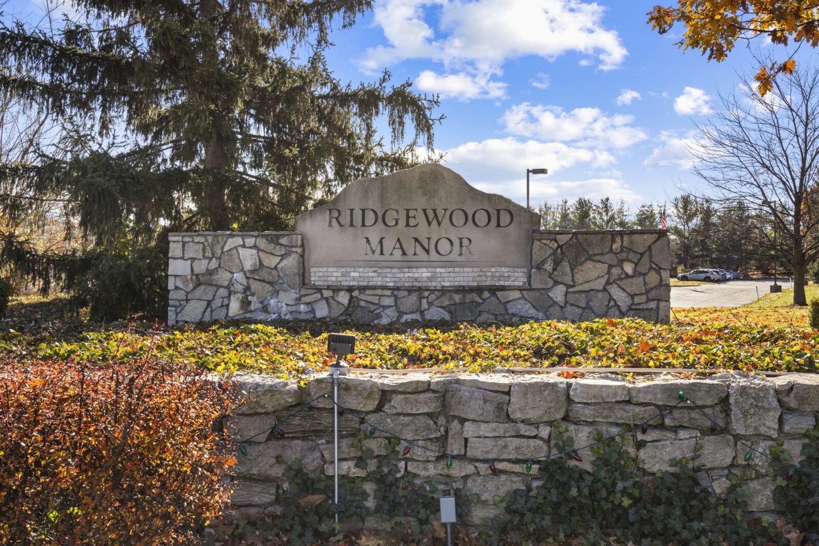 Ridgewood Manor photo 2